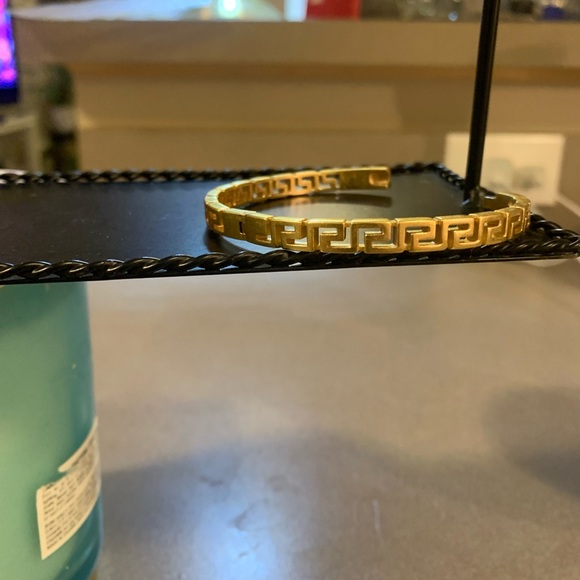 Chic Gold Geometric Bangle - Picture 2 of 2